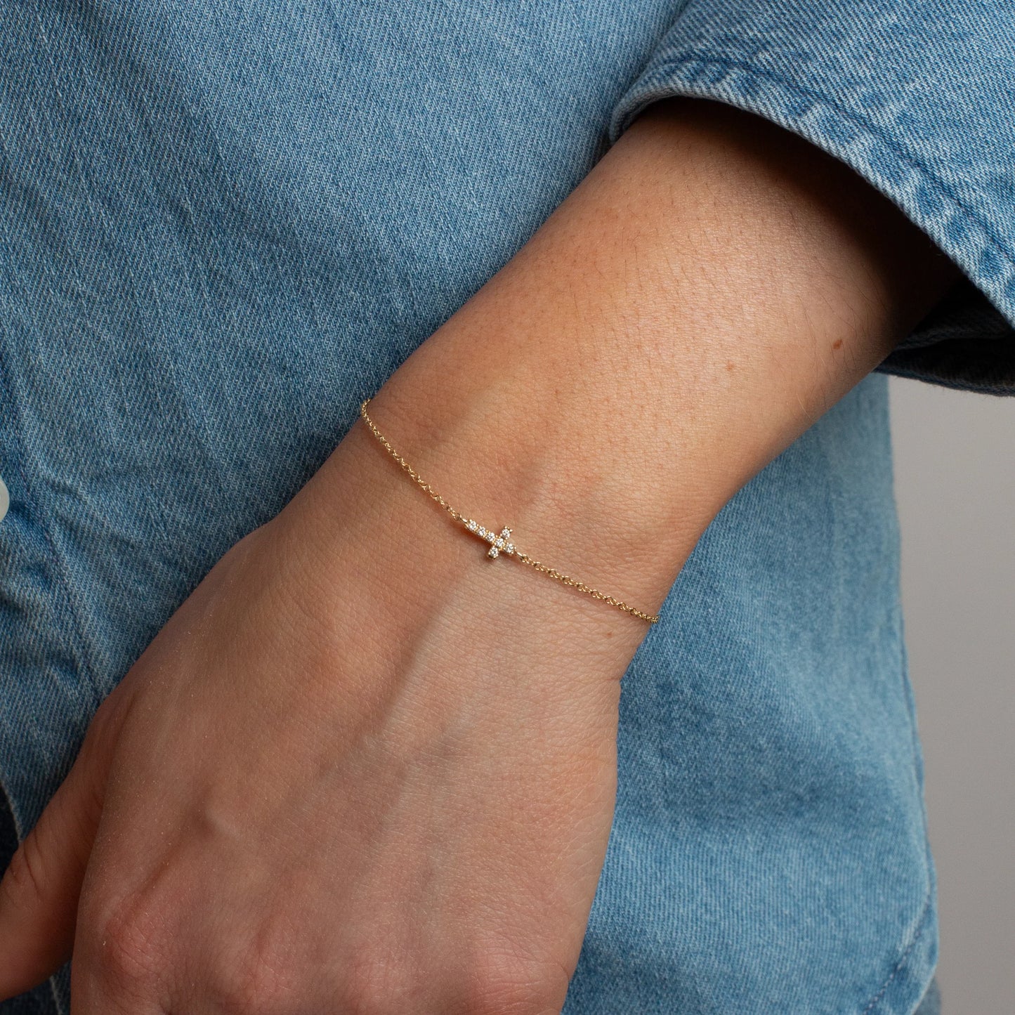 Mini pave diamond Cross bracelet