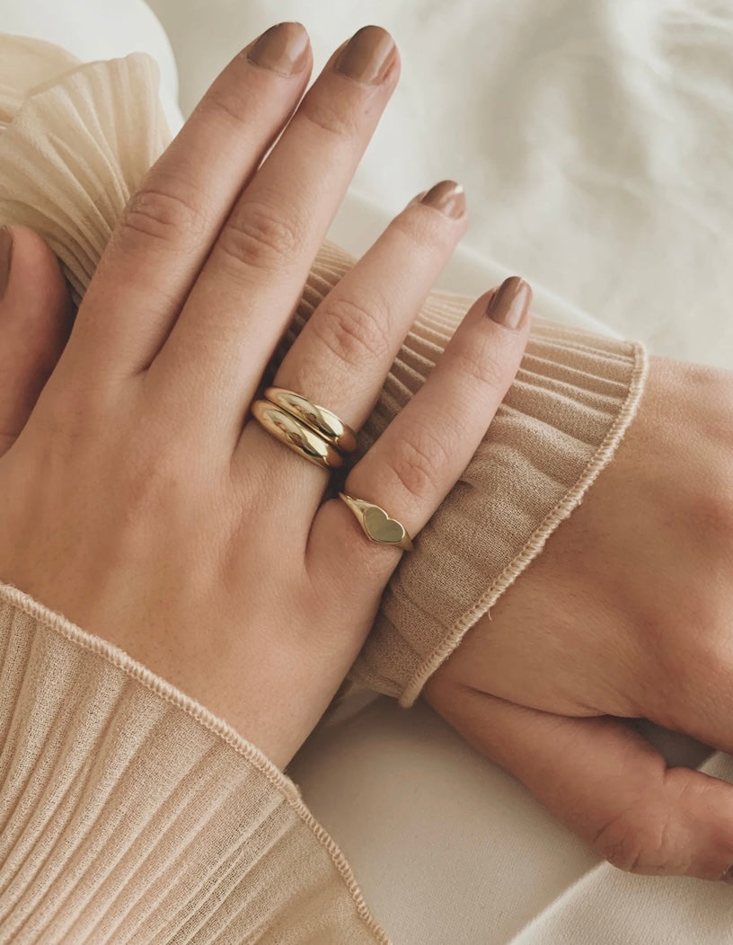 Petite heart signet ring